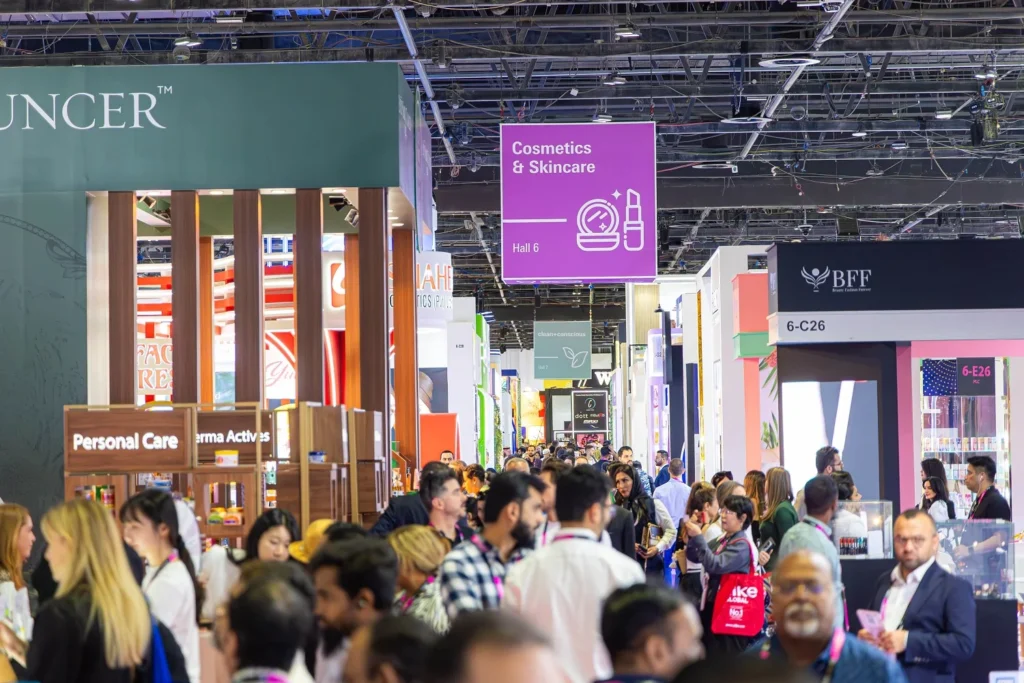 همه چیز درباره BeautyWorld دبی؛ بزرگترین نمایشگاه زیبایی خاورمیانه 10 نمایشگاه آرایشگری دبی