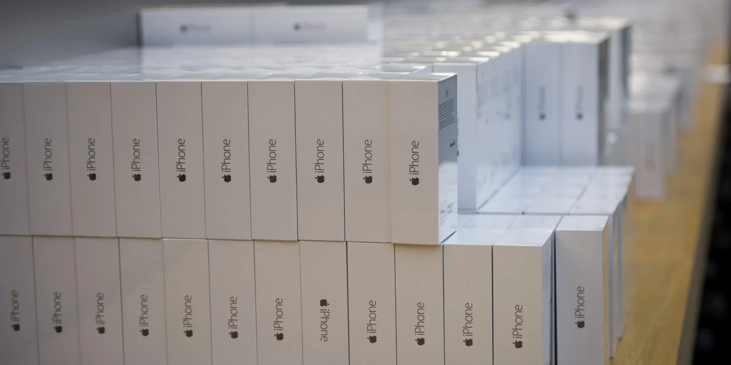 import mobile phone from UAE to Iran