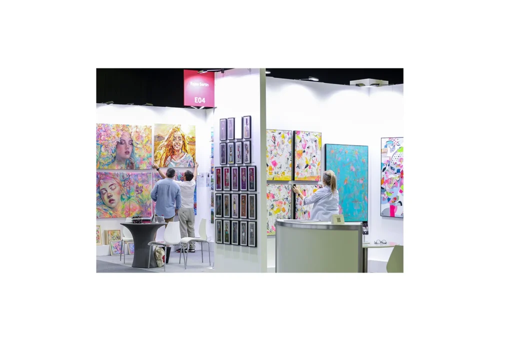 بازدید از نمایشگاه نمایشگاه ورلد آرت دبی