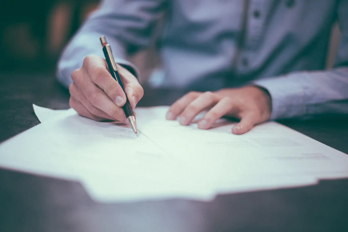Five-contract-clauses-every-UAE-startup-founder-must-master